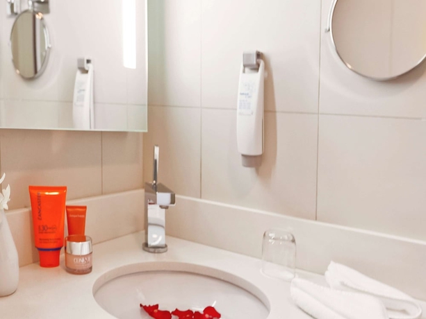 Imagen de la habitación del Hotel Ibis Abu Dhabi Gate. Foto 6