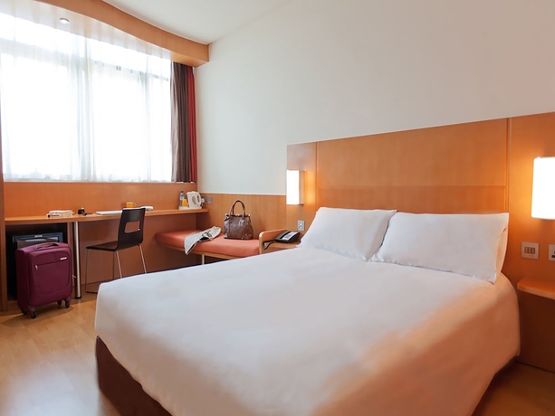 Imagen de la habitación del Hotel Ibis Abu Dhabi Gate. Foto 8