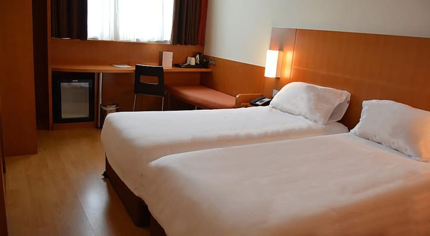 Imagen de la habitación del Hotel Ibis Abu Dhabi Gate. Foto 10