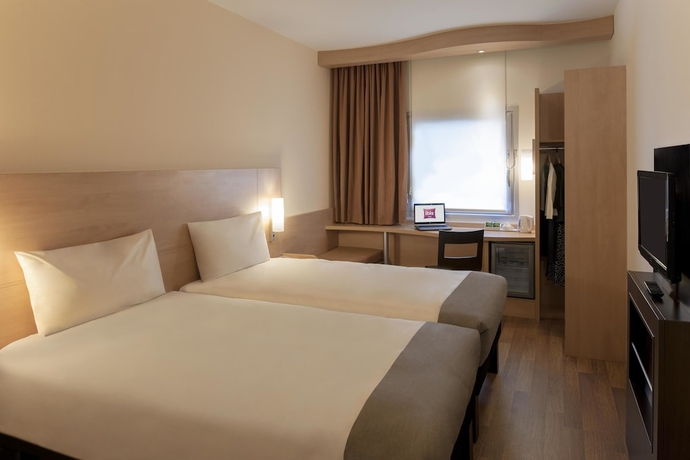 Imagen de la habitación del Hotel Ibis Adana. Foto 10