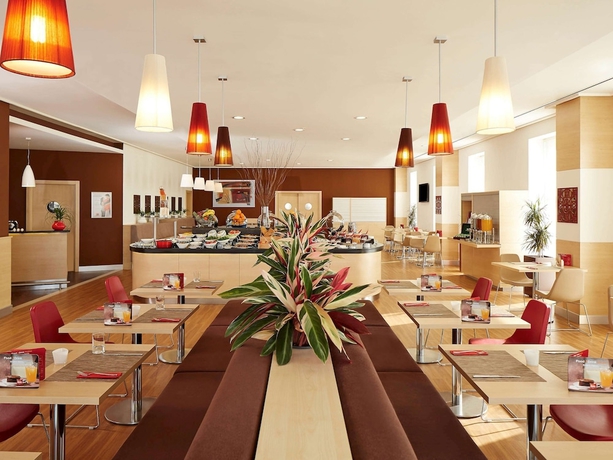 Imagen del bar/restaurante del Hotel Ibis Adana. Foto 3