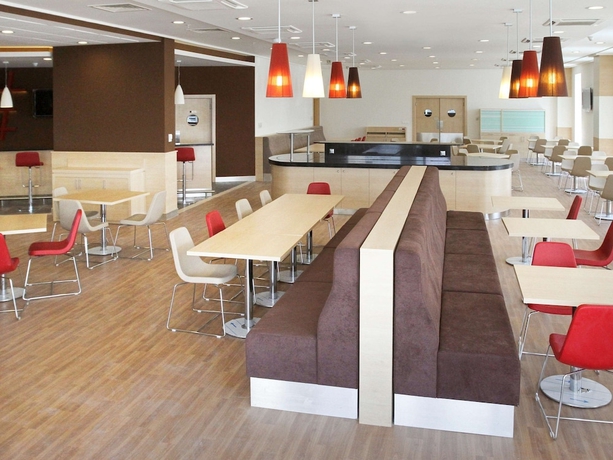 Imagen del bar/restaurante del Hotel Ibis Adana. Foto 4