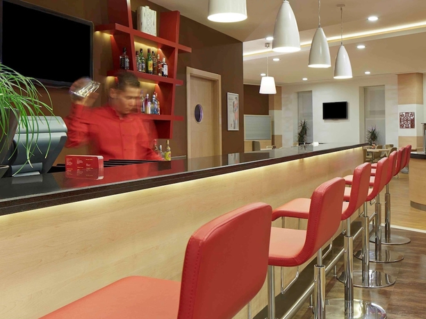 Imagen del bar/restaurante del Hotel Ibis Adana. Foto 8