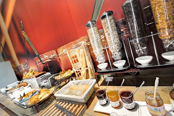 Imagen del bar/restaurante del Hotel Ibis Agen Centre. Foto 2