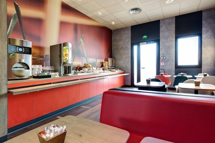 Imagen del bar/restaurante del Hotel Ibis Agen Centre. Foto 3