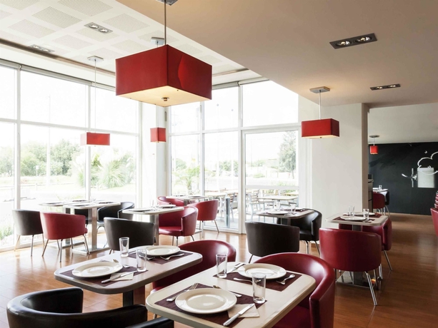 Imagen del bar/restaurante del Hotel Ibis Aguascalientes Norte. Foto 8