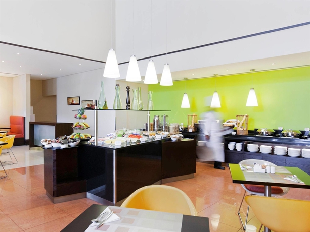 Imagen del bar/restaurante del Hotel Ibis Al Rigga. Foto 6