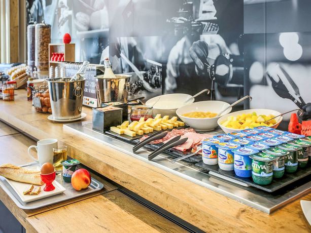 Imagen de los interiores del Hotel Ibis Albi. Foto 9