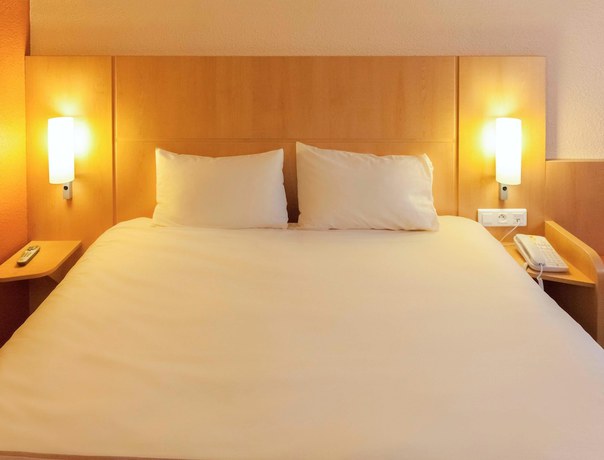 Imagen de la habitación del Hotel Ibis Alen&ccedil;on. Foto 16