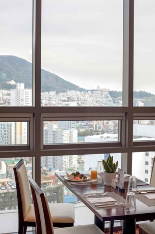 Imagen del bar/restaurante del Hotel Ibis Ambassador Busan City Centre. Foto 4