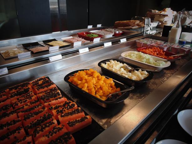 Imagen del bar/restaurante del Hotel Ibis Americana. Foto 9