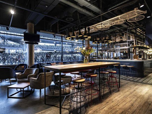 Imagen del bar/restaurante del Hotel Ibis Amsterdam Centre. Foto 2