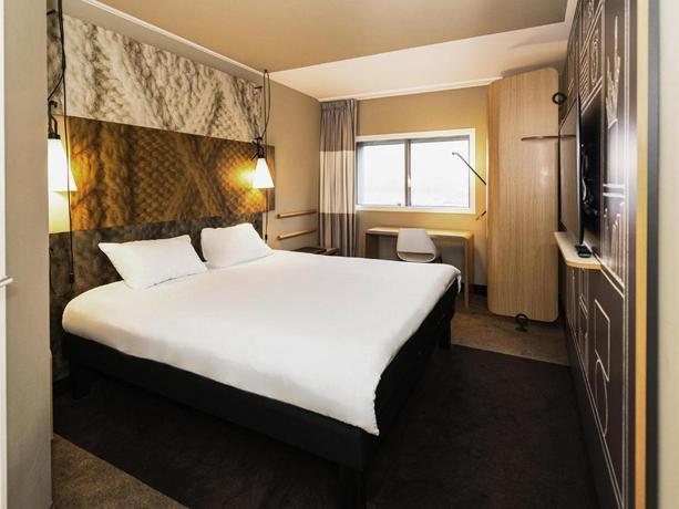 Imagen de la habitación del Hotel Ibis Amsterdam Centre. Foto 4