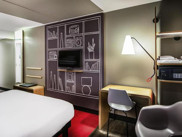 Imagen de la habitación del Hotel Ibis Amsterdam Centre. Foto 9
