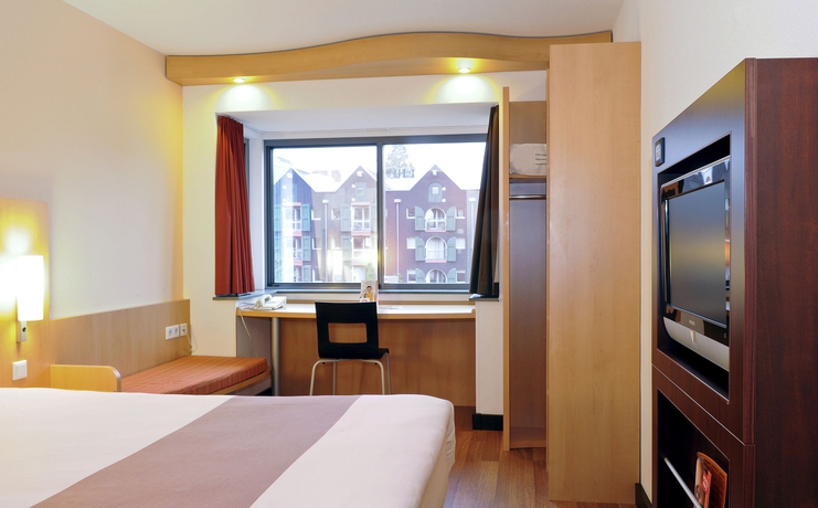Imagen de la habitación del Hotel Ibis Amsterdam Centre Stopera. Foto 10