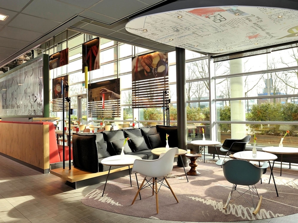 Imagen del bar/restaurante del Hotel Ibis Amsterdam City West. Foto 11