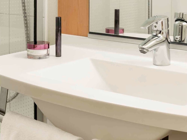 Imagen de la habitación del Hotel Ibis Angers Centre Château. Foto 7