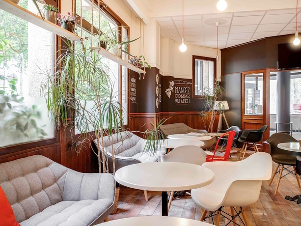 Imagen del bar/restaurante del Hotel Ibis Angers Centre Château. Foto 6