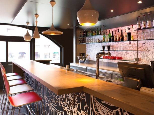 Imagen del bar/restaurante del Hotel Ibis Annecy Centre Vieille Ville. Foto 9