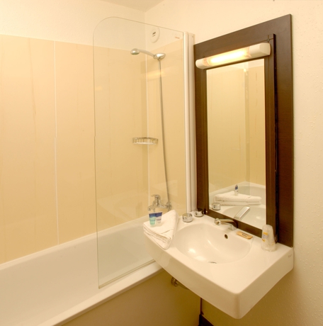 Imagen de la habitación del Hotel Ibis Annecy Cran Gevrier. Foto 11