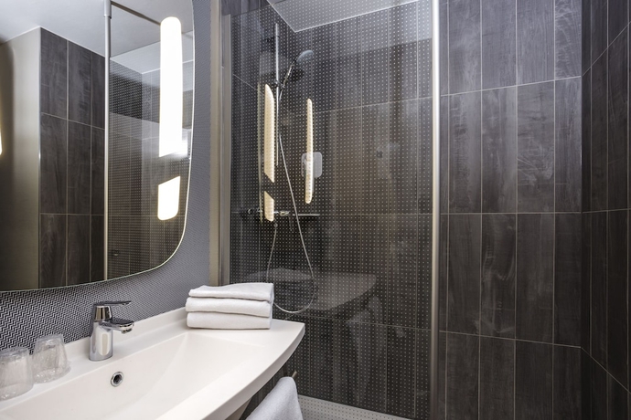 Imagen de la habitación del Hotel Ibis Antibes Sophia Antipolis. Foto 10