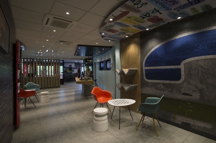 Imagen de los interiores del Hotel Ibis Antibes Sophia Antipolis. Foto 13