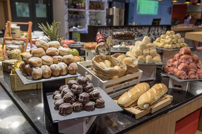 Imagen del bar/restaurante del Hotel Ibis Aracaju. Foto 2