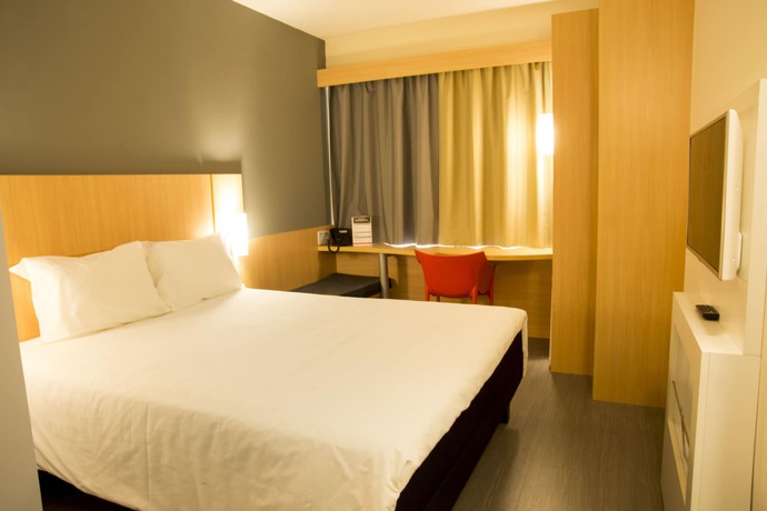 Imagen de la habitación del Hotel Ibis Aracruz. Foto 8