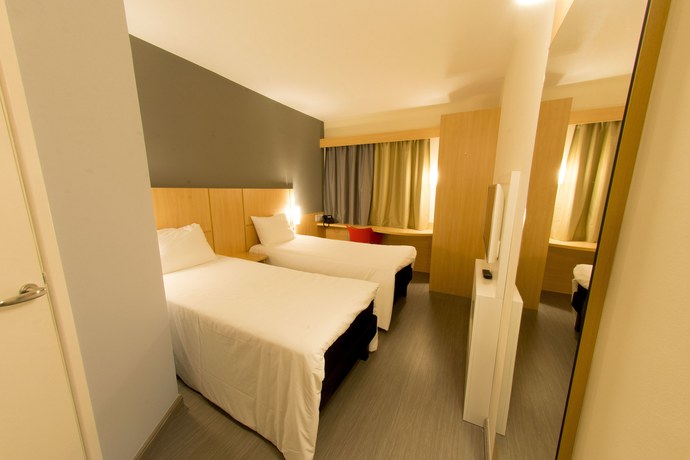 Imagen de la habitación del Hotel Ibis Aracruz. Foto 9