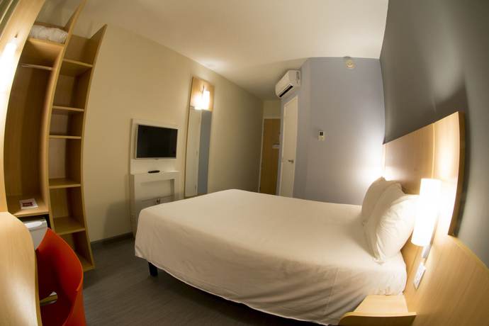 Imagen de la habitación del Hotel Ibis Aracruz. Foto 10