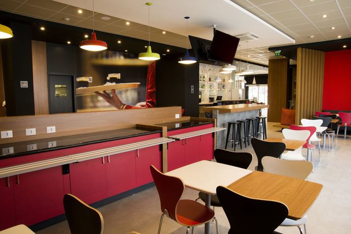 Imagen del bar/restaurante del Hotel Ibis Aracruz. Foto 7