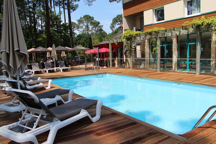 Imagen de la piscina del Hotel Ibis Arcachon La Teste. Foto 14