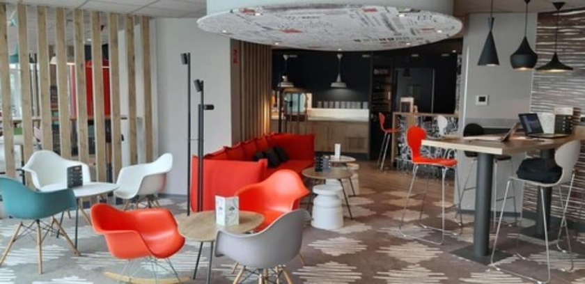 Imagen de los interiores del Hotel Ibis Arles. Foto 19