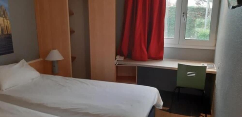 Imagen de la habitación del Hotel Ibis Arles. Foto 13