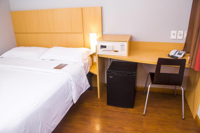 Imagen general del Hotel Ibis Asuncion. Foto 8