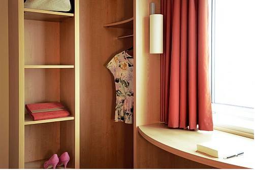 Imagen de la habitación del Hotel Ibis Aubenas. Foto 6