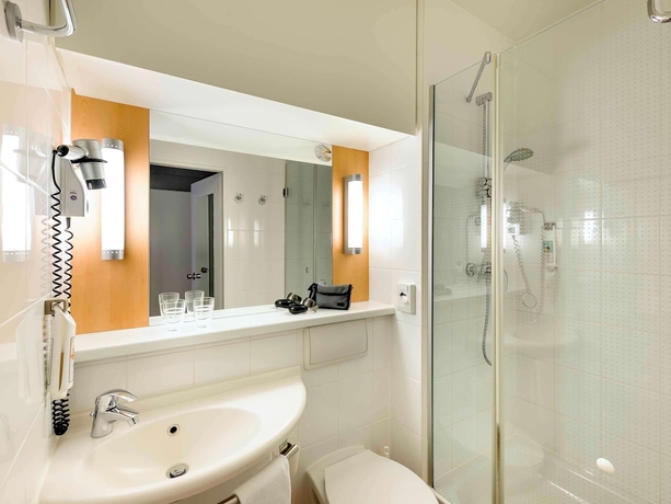 Imagen de la habitación del Hotel Ibis Augsburg Koenigsplatz. Foto 14