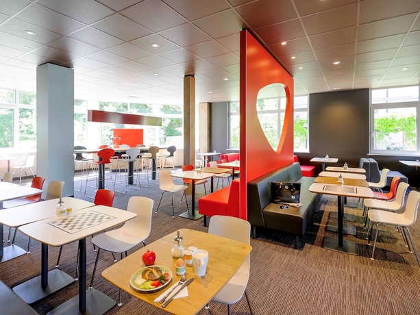 Imagen del bar/restaurante del Hotel Ibis Augsburg Koenigsplatz. Foto 5