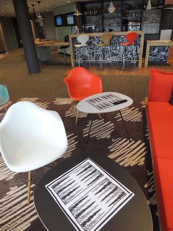 Imagen del bar/restaurante del Hotel Ibis Auray. Foto 4