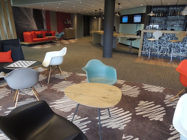 Imagen del bar/restaurante del Hotel Ibis Auray. Foto 5