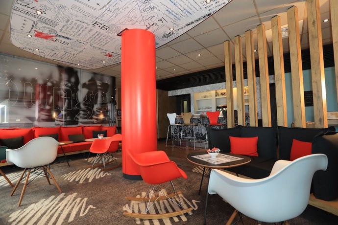 Imagen de los interiores del Hotel Ibis Aurillac. Foto 17