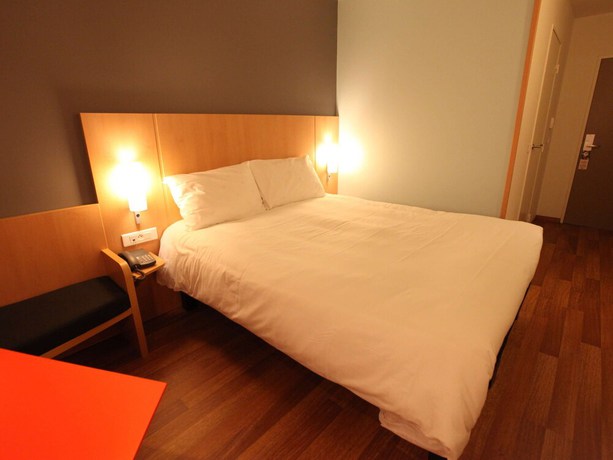 Imagen de la habitación del Hotel Ibis Aurillac. Foto 10