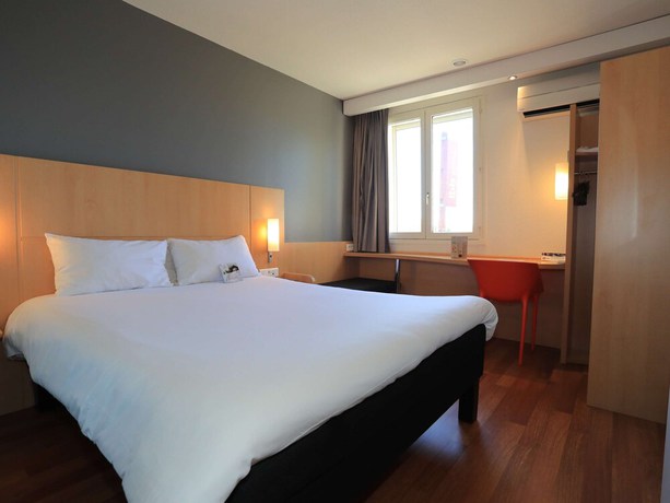 Imagen de la habitación del Hotel Ibis Aurillac. Foto 11