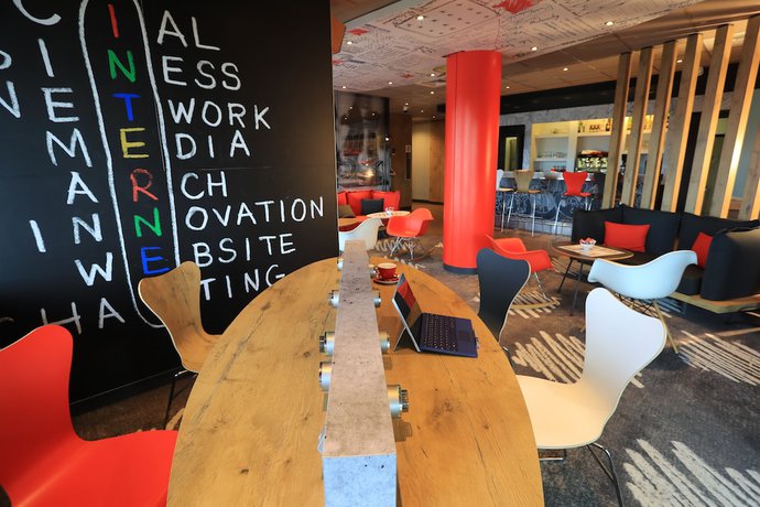 Imagen de los interiores del Hotel Ibis Aurillac. Foto 20