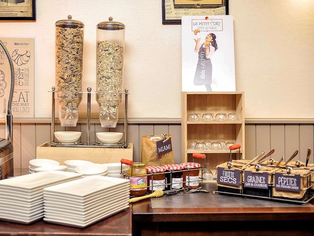 Imagen del bar/restaurante del Hotel Ibis Autun. Foto 7