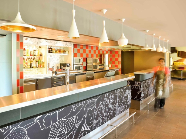 Imagen del bar/restaurante del Hotel Ibis Avignon Centre Gare. Foto 4