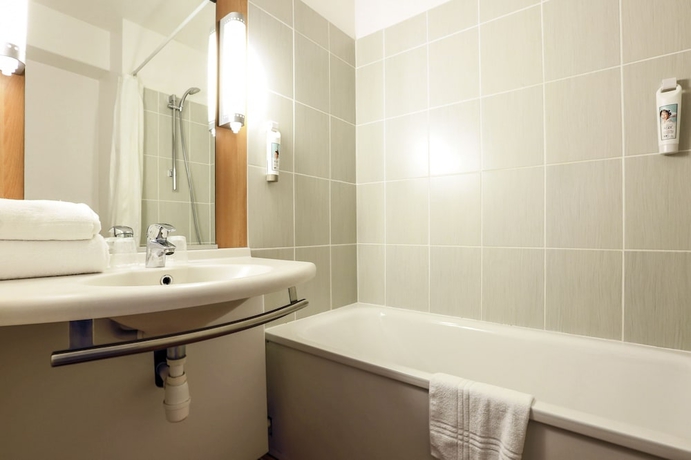 Imagen de la habitación del Hotel Ibis Avignon Sud. Foto 12