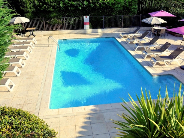 Imagen de la piscina del Hotel Ibis Avignon Sud. Foto 19