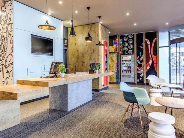 Imagen de los interiores del Hotel Ibis Baar Zug. Foto 9