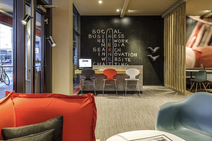 Imagen de los interiores del Hotel Ibis Baar Zug. Foto 10